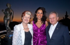 In  fotografia, da sinistra: Annie Feolde  presidente Relais & Chateaux, Mimma Posca  Direttore Commerciale Vranken Pommery Italia e Giuseppe Vaccarini. 
