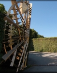 Scultura in bronzo dell’artista Arnaldo Pomodoro 