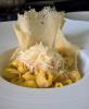 piatto del Buon Ricordo il suo tortellino tradizionale condito con olio e.v.o toscano e cialda di parmigiano reggiano
